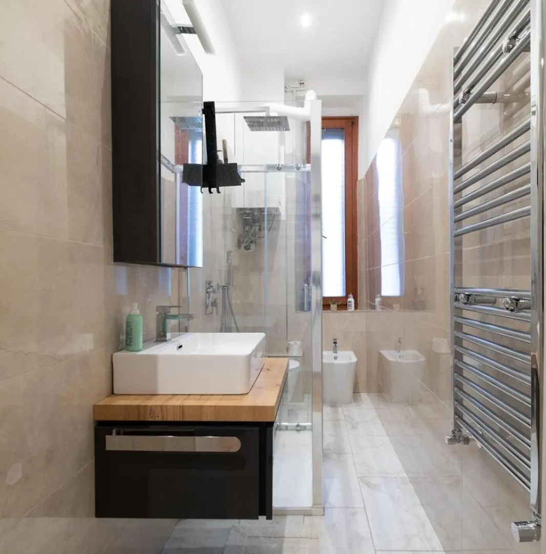 Milano Forlanini M4-Duomo Apt 0*, Милан